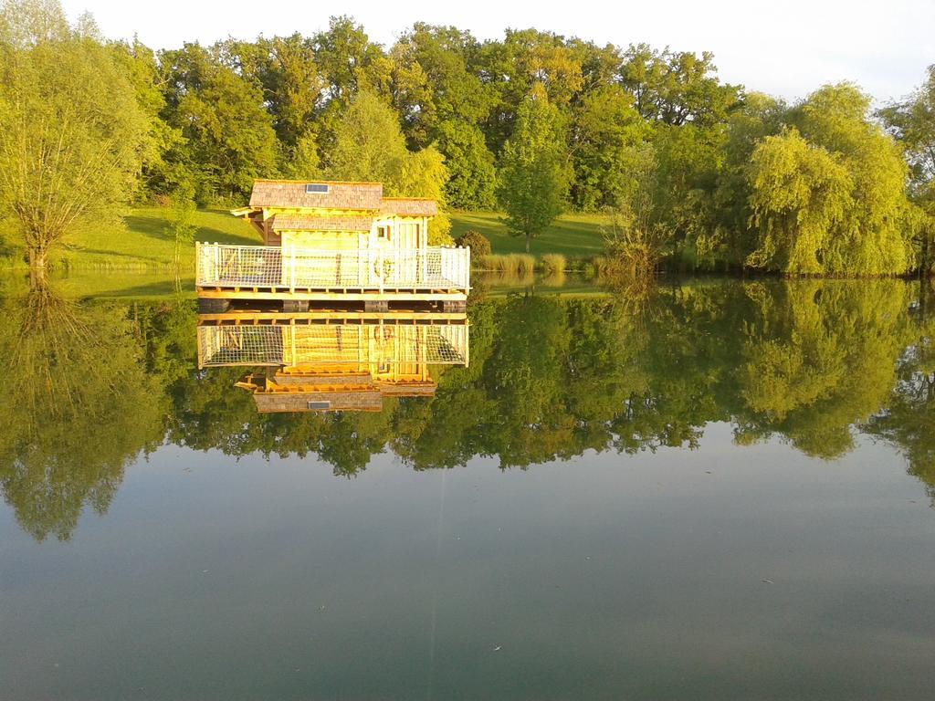 Cabanes Flottantes Du Lac De Pelisse Hotel Douzains Kültér fotó