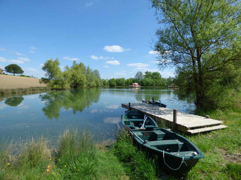 Cabanes Flottantes Du Lac De Pelisse Hotel Douzains Kültér fotó