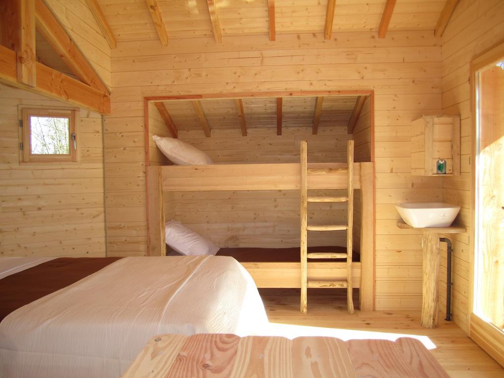 Cabanes Flottantes Du Lac De Pelisse Hotel Douzains Szoba fotó