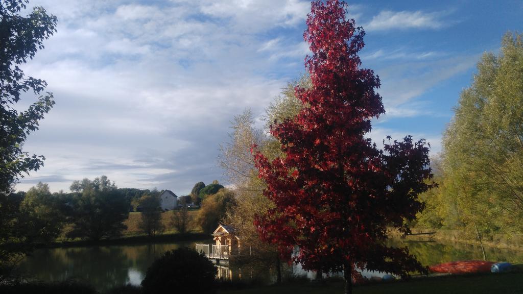 Cabanes Flottantes Du Lac De Pelisse Hotel Douzains Kültér fotó