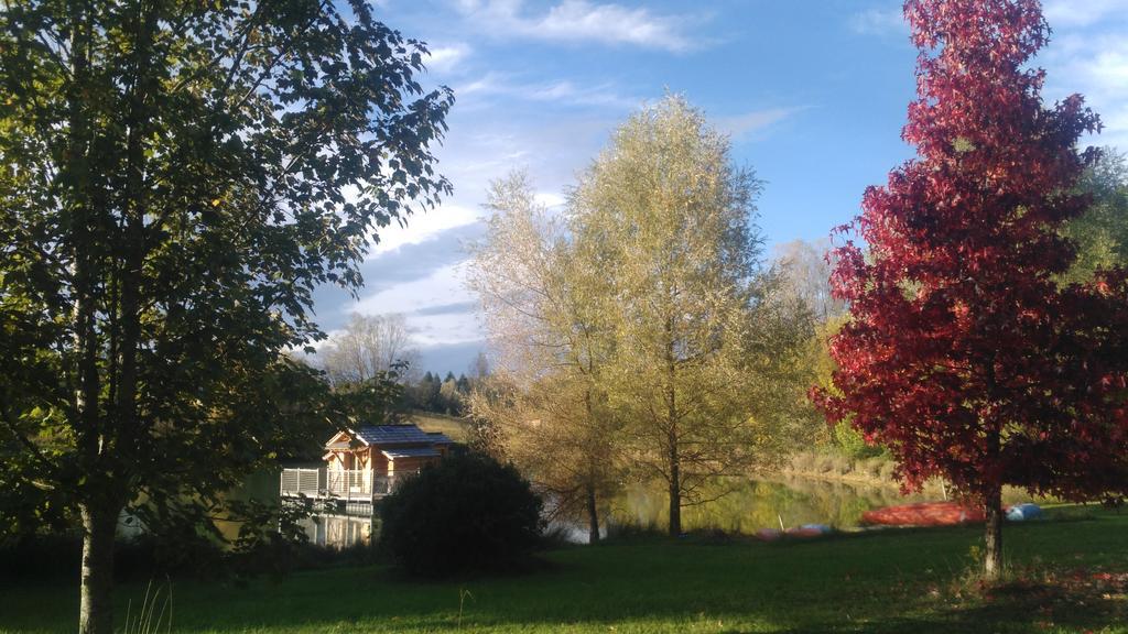 Cabanes Flottantes Du Lac De Pelisse Hotel Douzains Kültér fotó